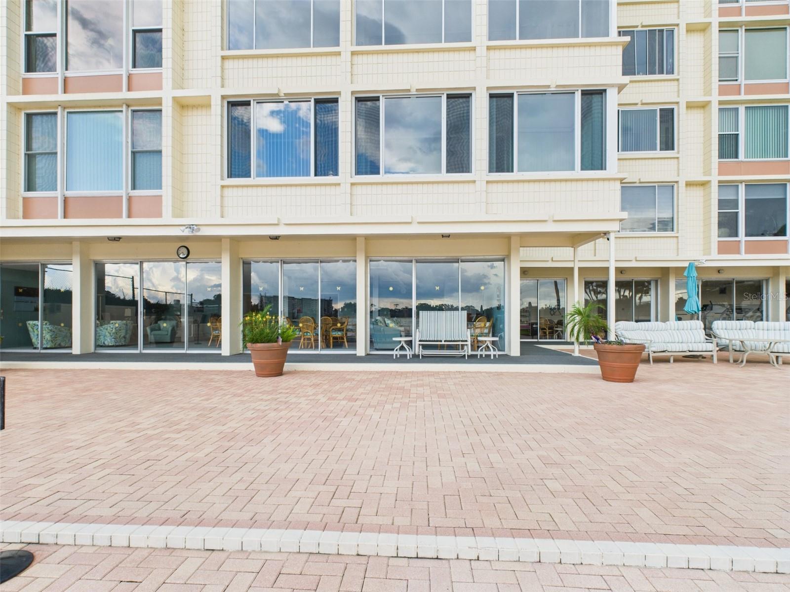 Image 45 of 65 For 700 Mirror Terrace Nw 702