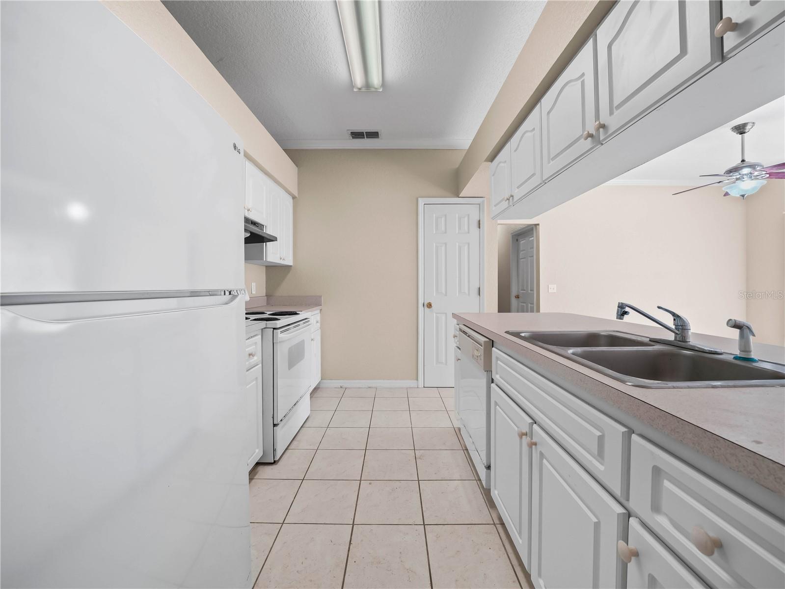 Image 6 of 36 For 1102 Eagle Pond Drive 1102
