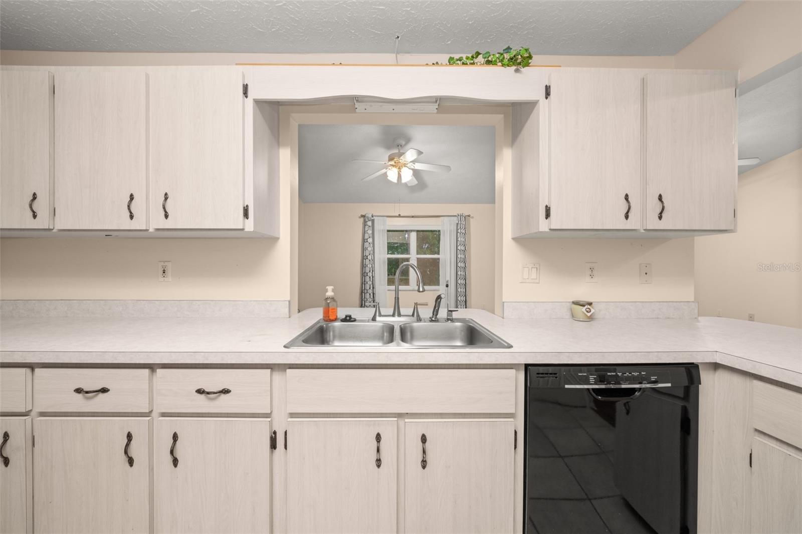 Image 13 of 63 For 2706 Monza Drive