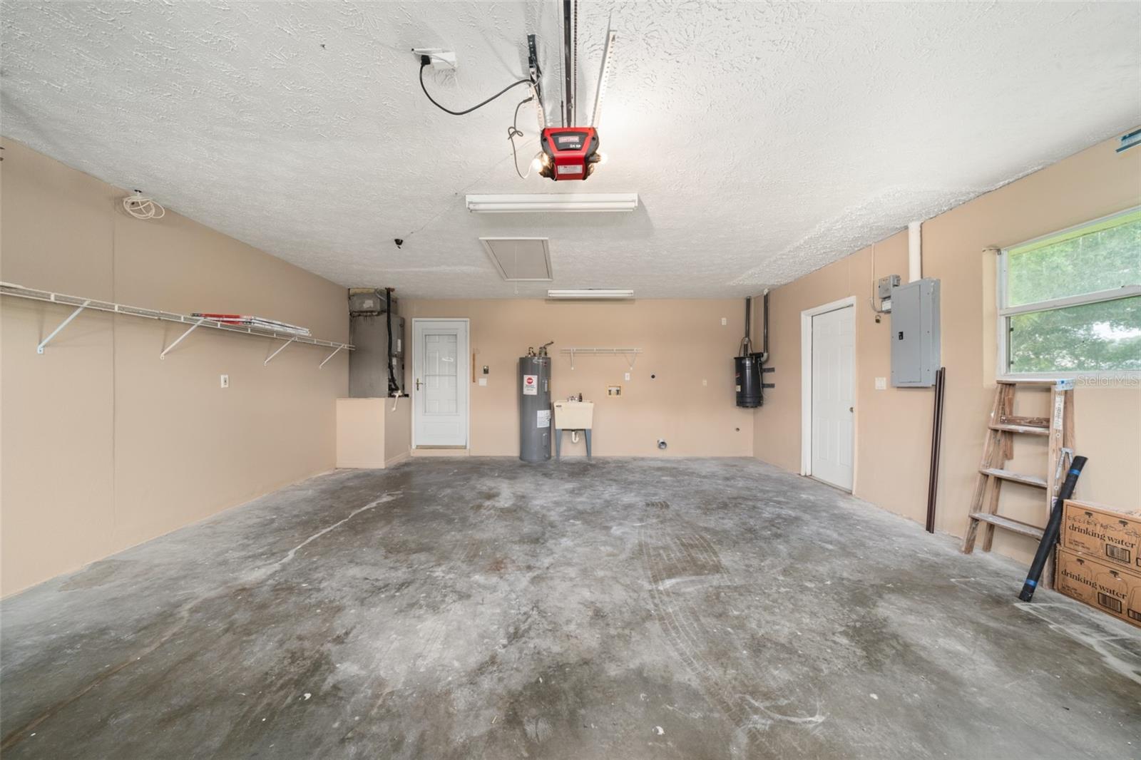 Image 39 of 63 For 2706 Monza Drive