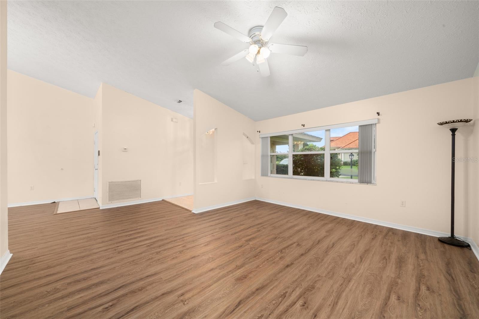 Image 4 of 63 For 2706 Monza Drive