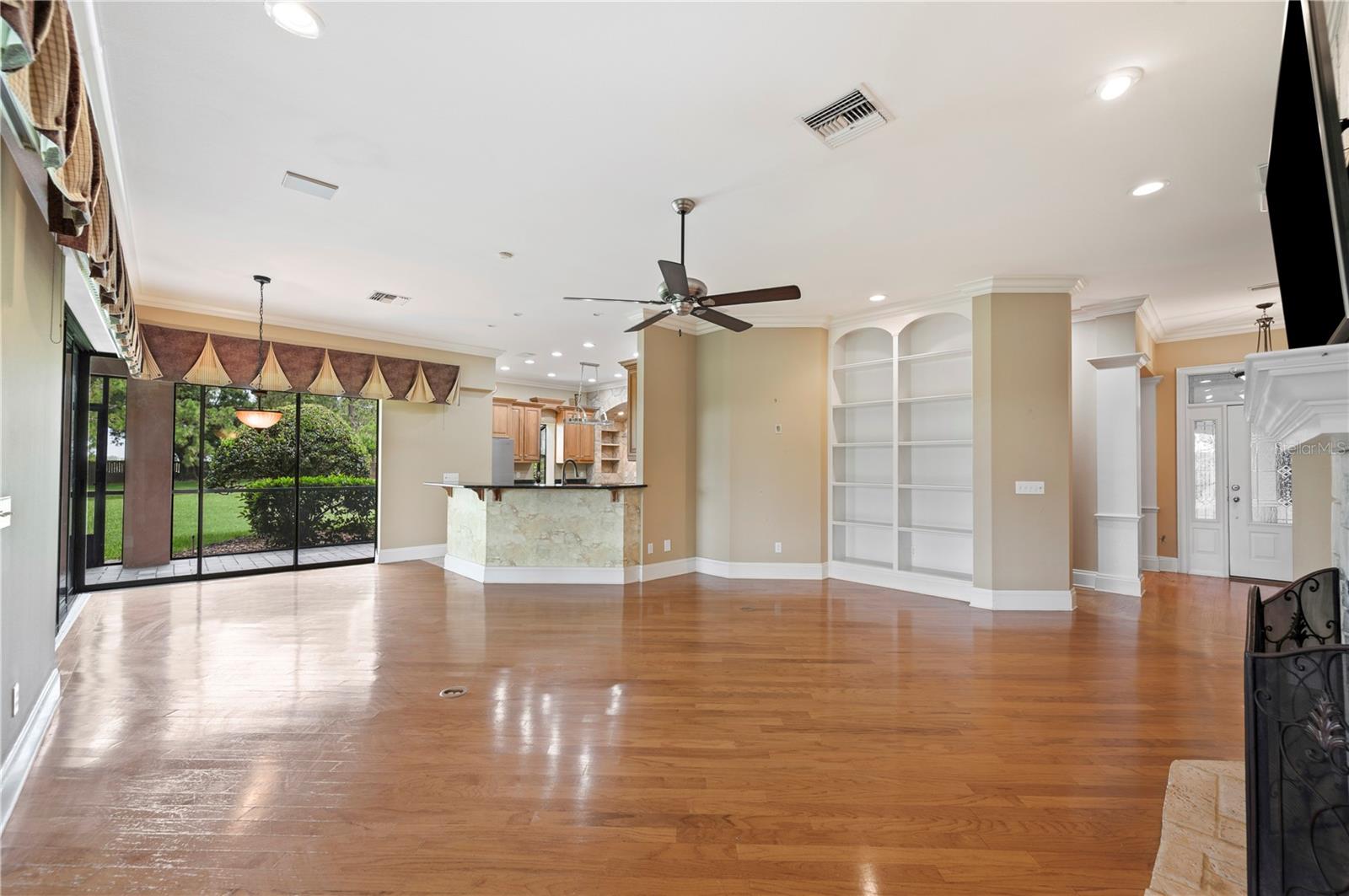 Image 12 of 55 For 105 Woden Way