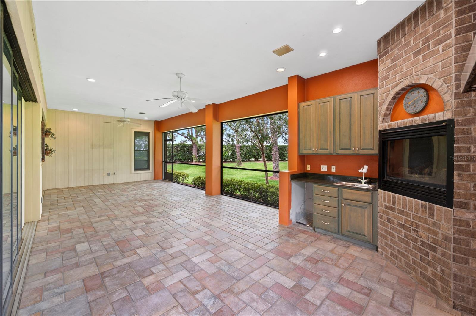 Image 39 of 55 For 105 Woden Way