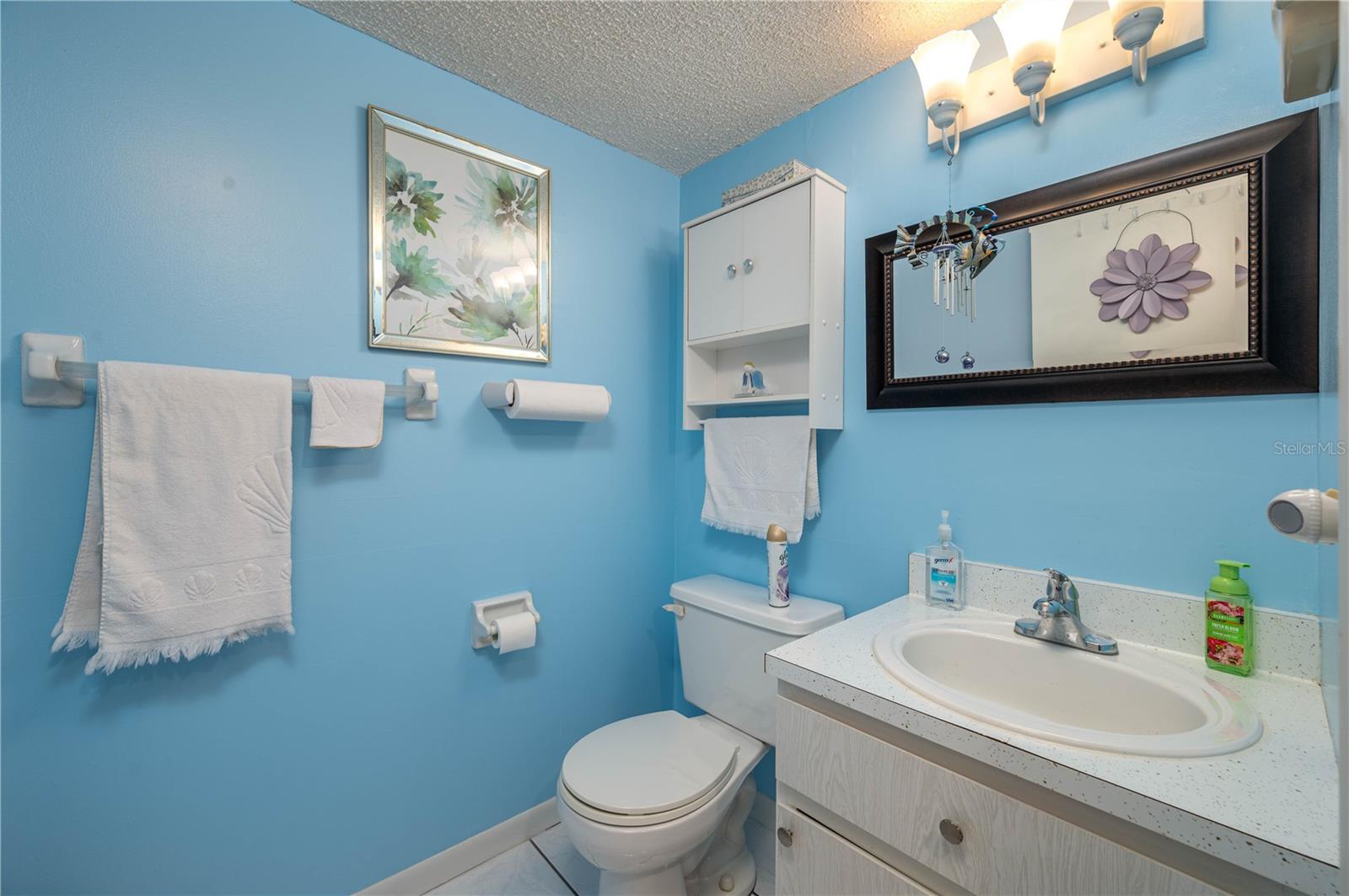 Image 15 of 22 For 400 El Camino Drive 201