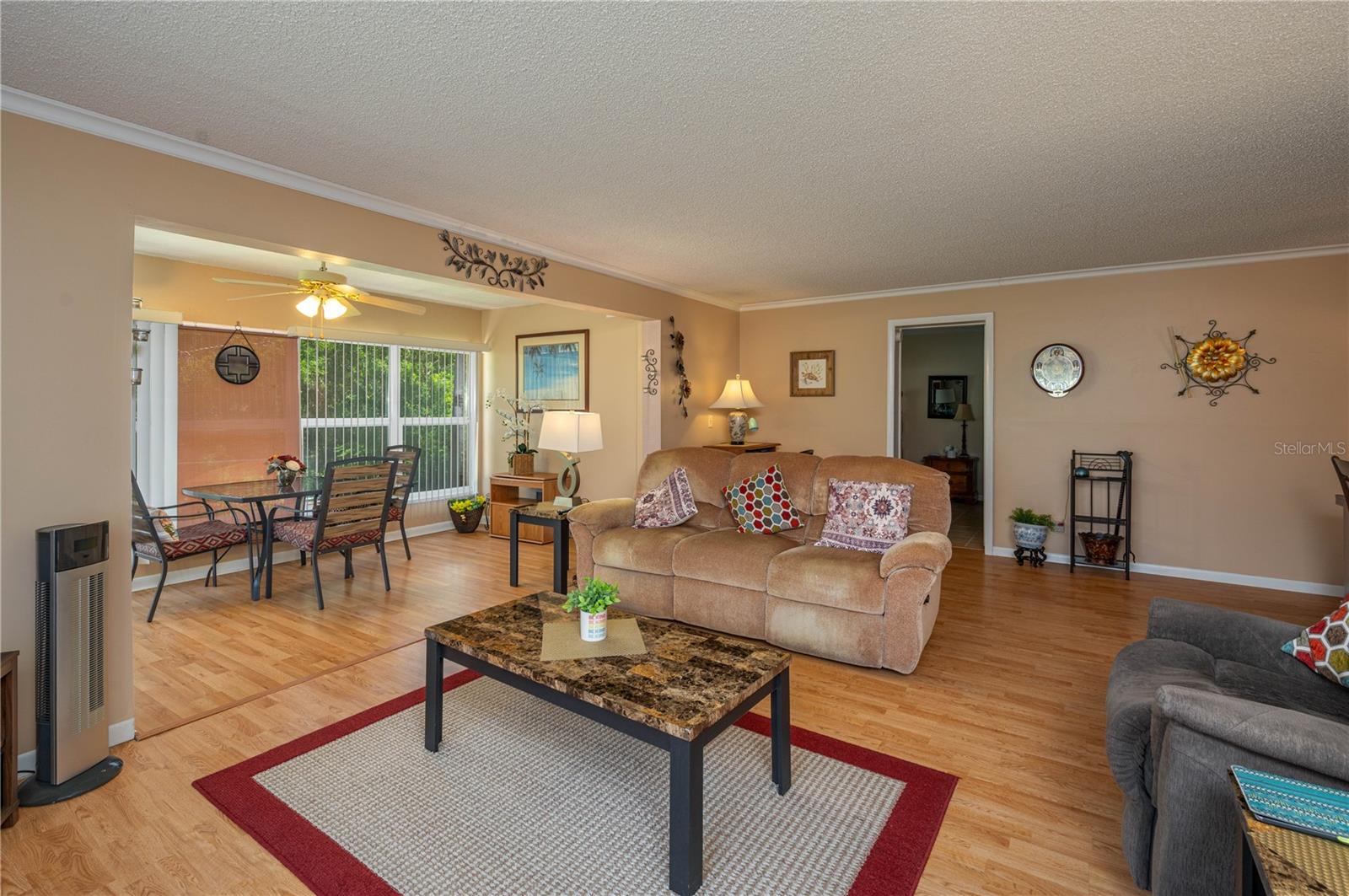 Image 17 of 22 For 400 El Camino Drive 201