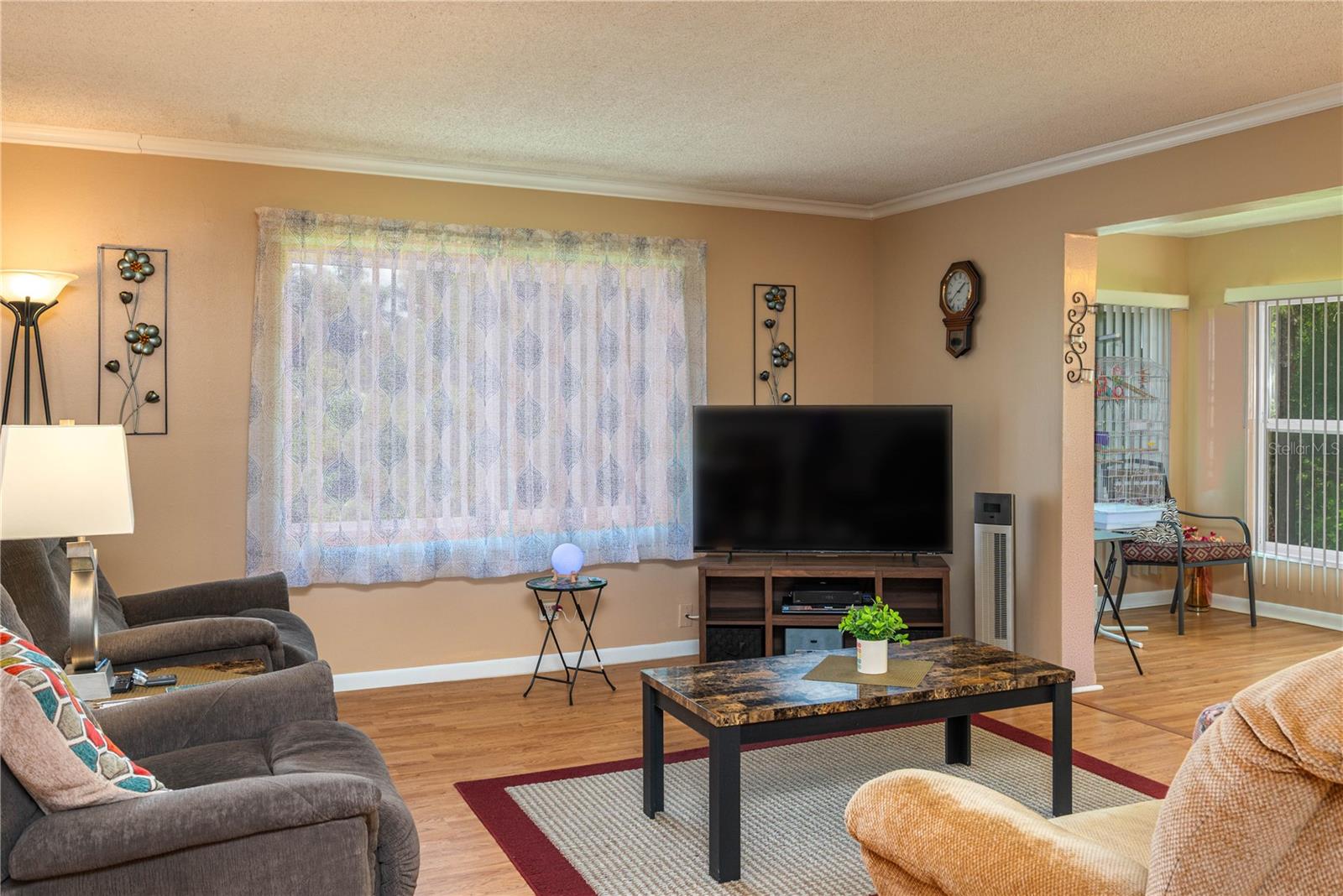 Image 20 of 22 For 400 El Camino Drive 201