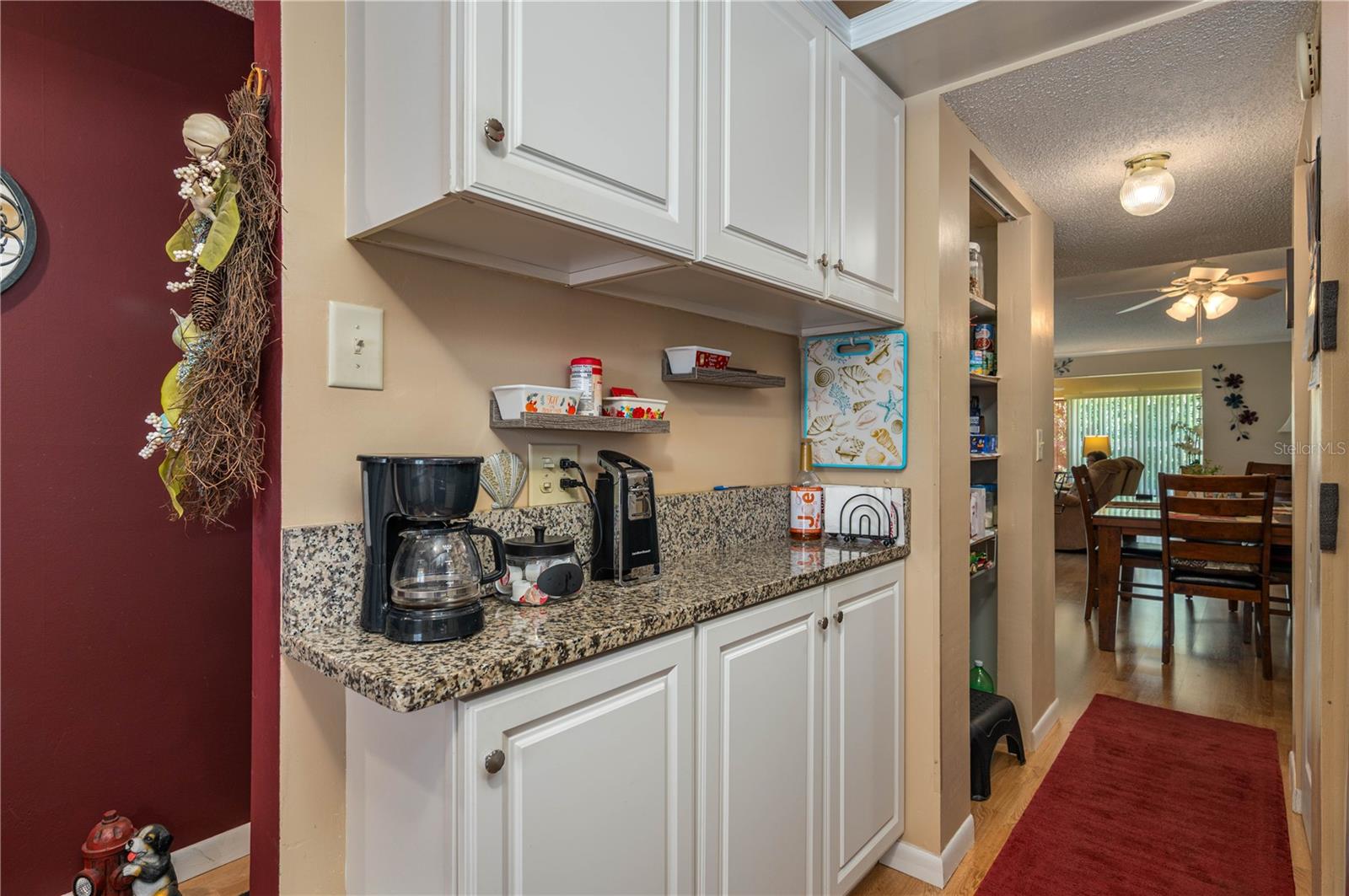 Image 4 of 22 For 400 El Camino Drive 201