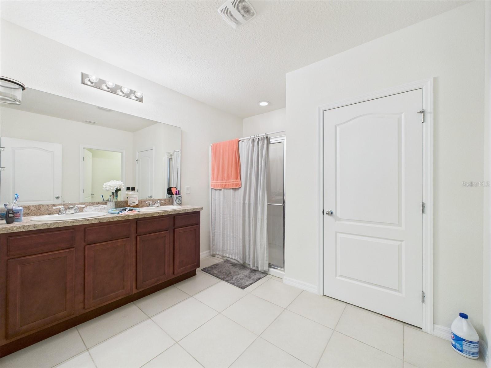 Image 29 of 57 For 5751 Lakeside Landings Boulevard