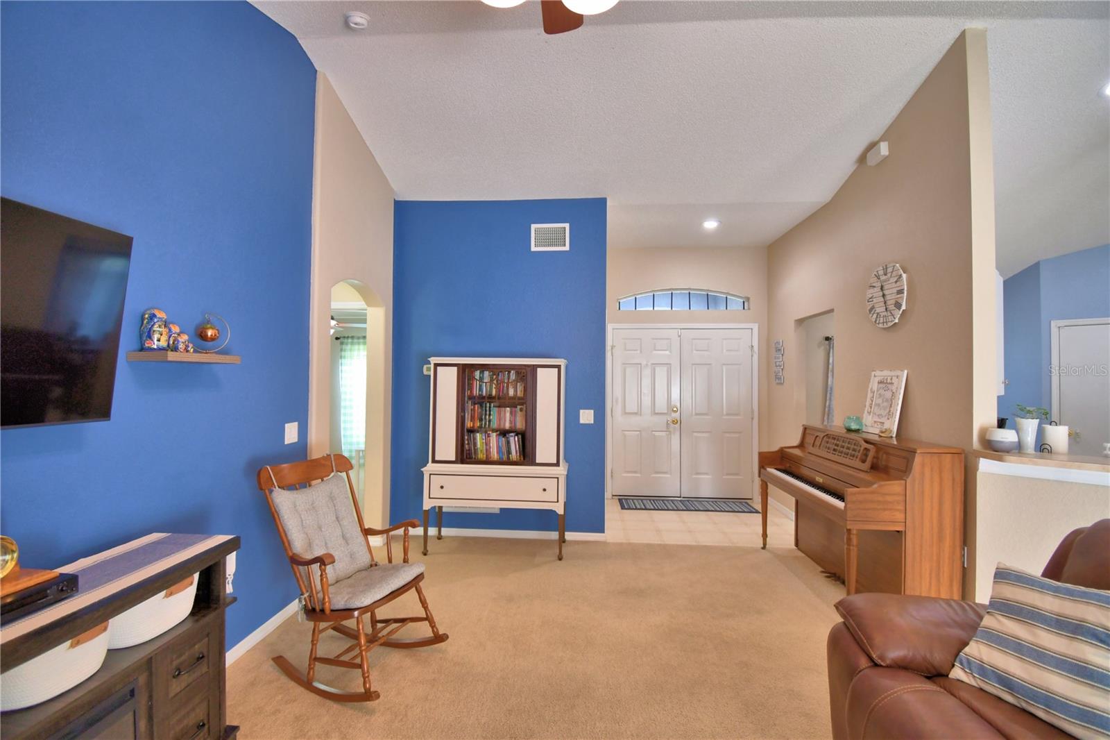 Image 11 of 45 For 6028 Hillside Heights Drive