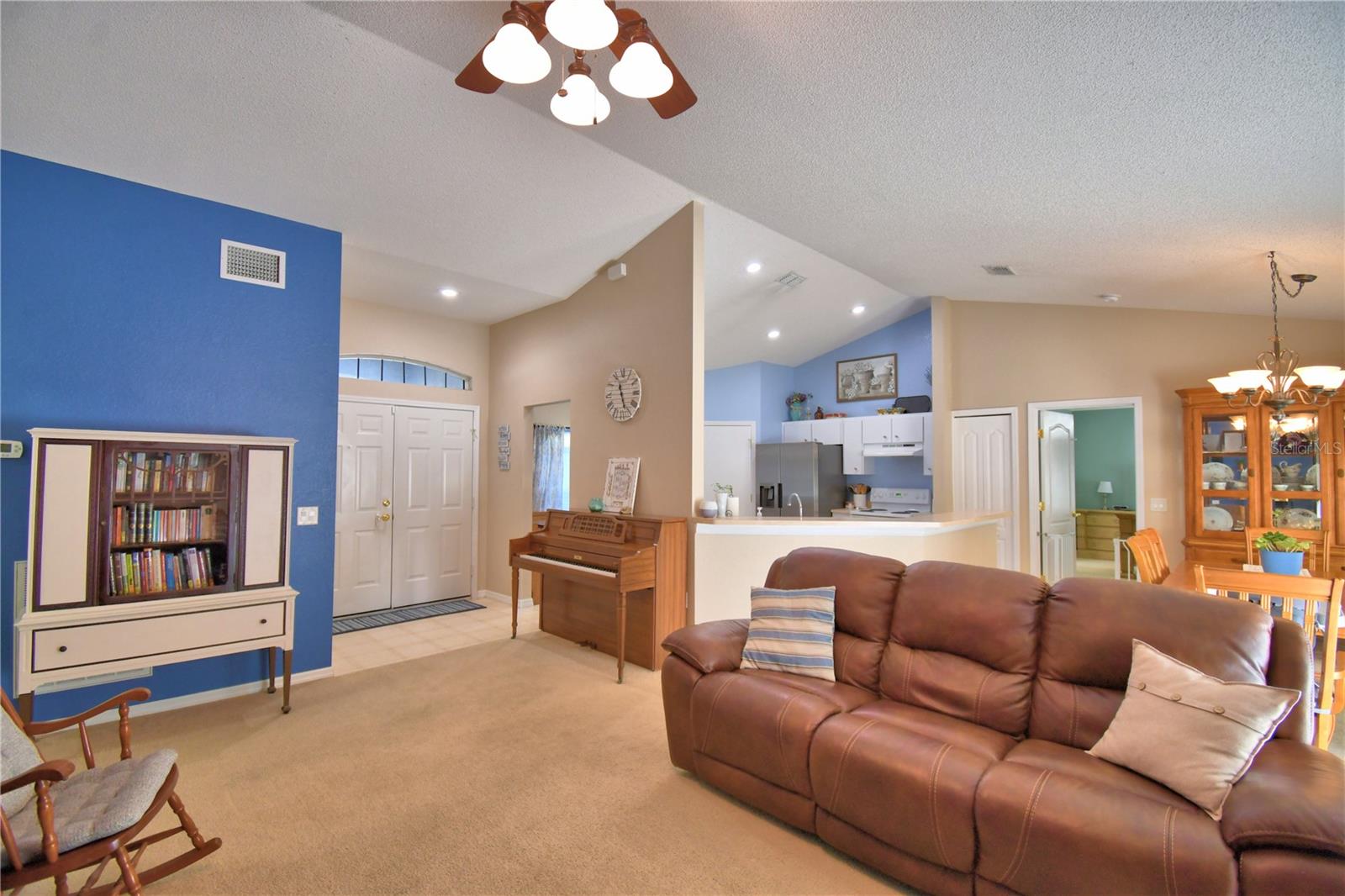Image 12 of 45 For 6028 Hillside Heights Drive
