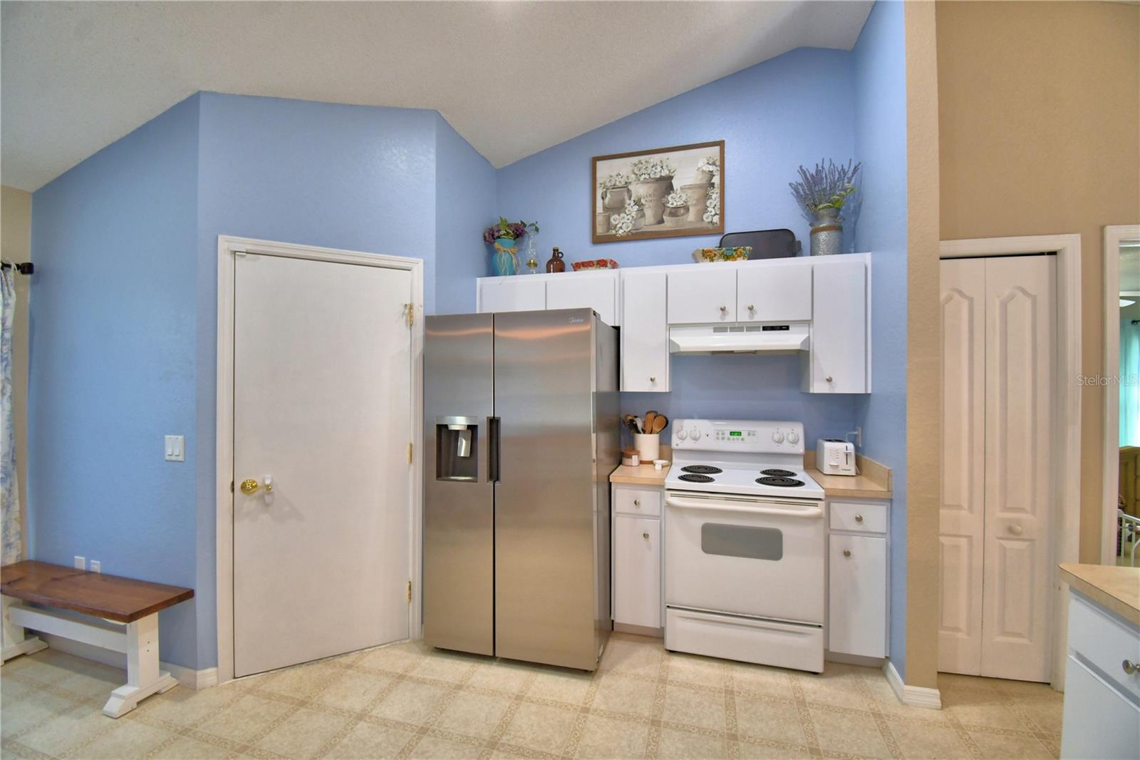 Image 18 of 45 For 6028 Hillside Heights Drive