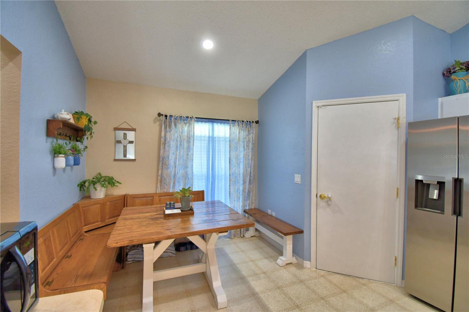 Image 19 of 45 For 6028 Hillside Heights Drive