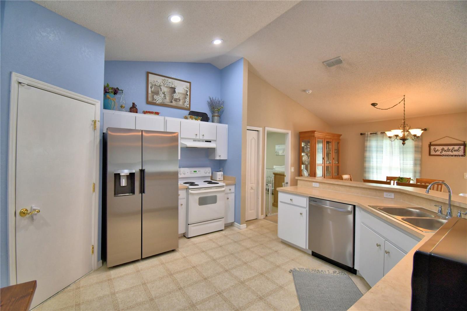 Image 20 of 45 For 6028 Hillside Heights Drive