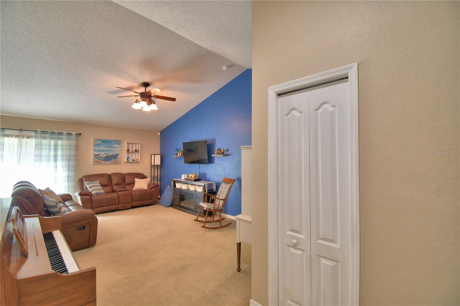 Image 8 of 45 For 6028 Hillside Heights Drive