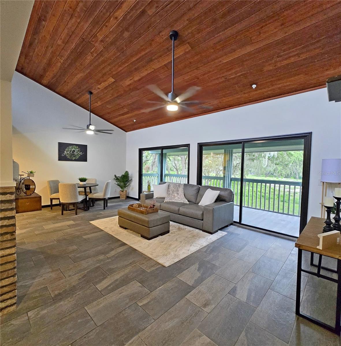 Image 16 of 34 For 816 Pinewood Ct  3126