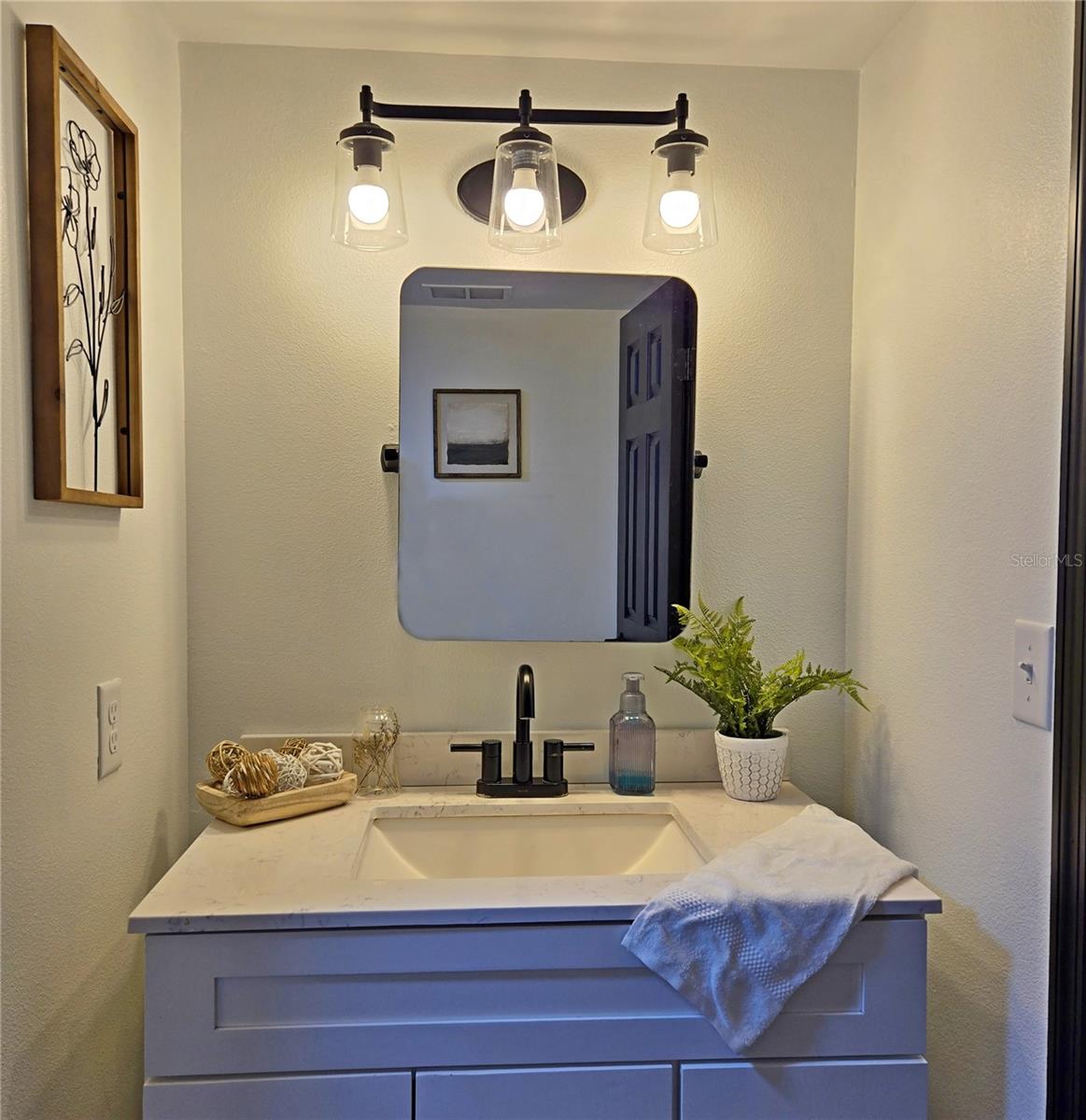 Image 21 of 34 For 816 Pinewood Ct  3126
