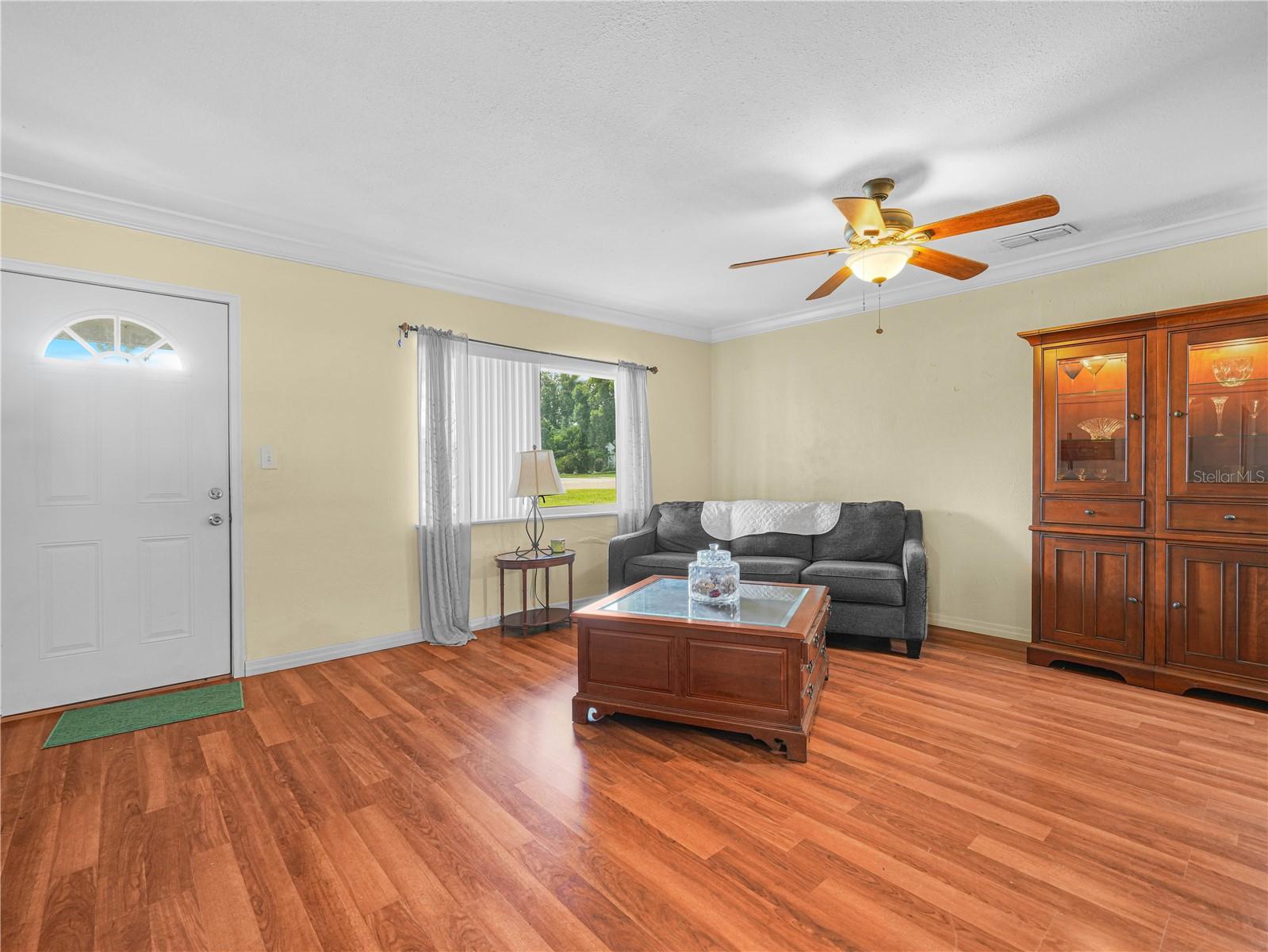 Image 17 of 53 For 320 8th Street N