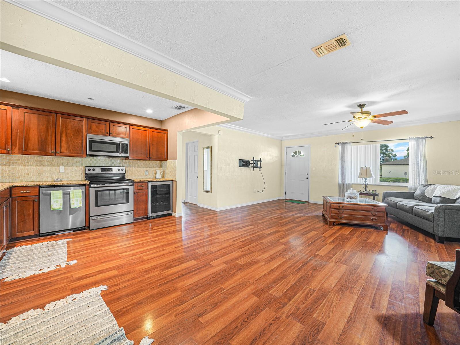 Image 19 of 53 For 320 8th Street N