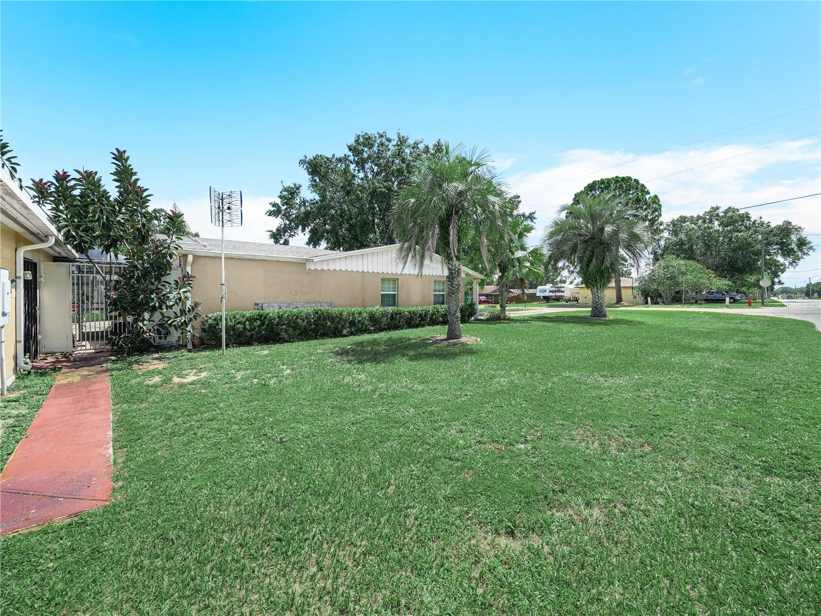 Image 8 of 53 For 320 8th Street N