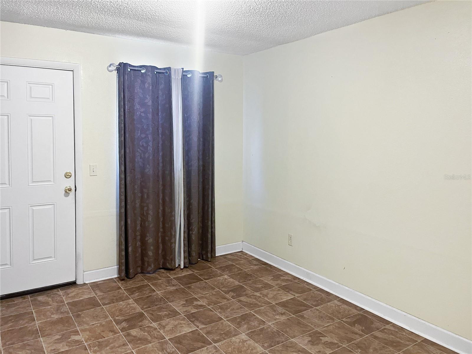 Image 9 of 12 For 321 Gunter Street