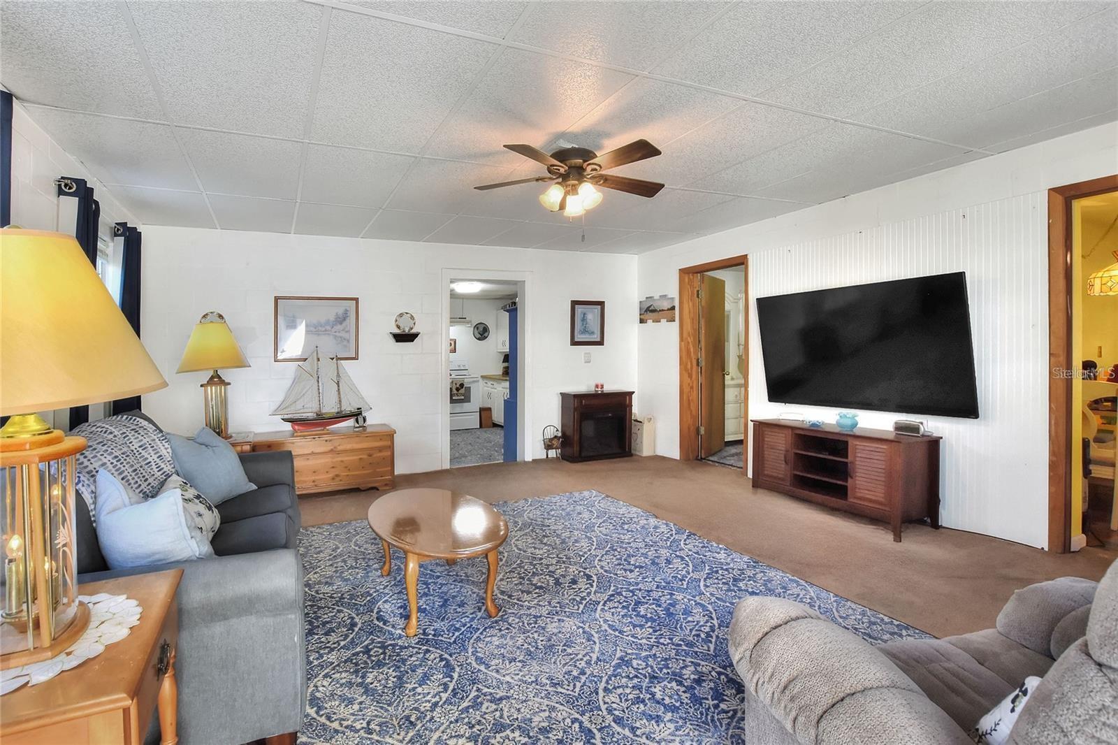 Listing photo id 10 for 119 Mini Ranch Road