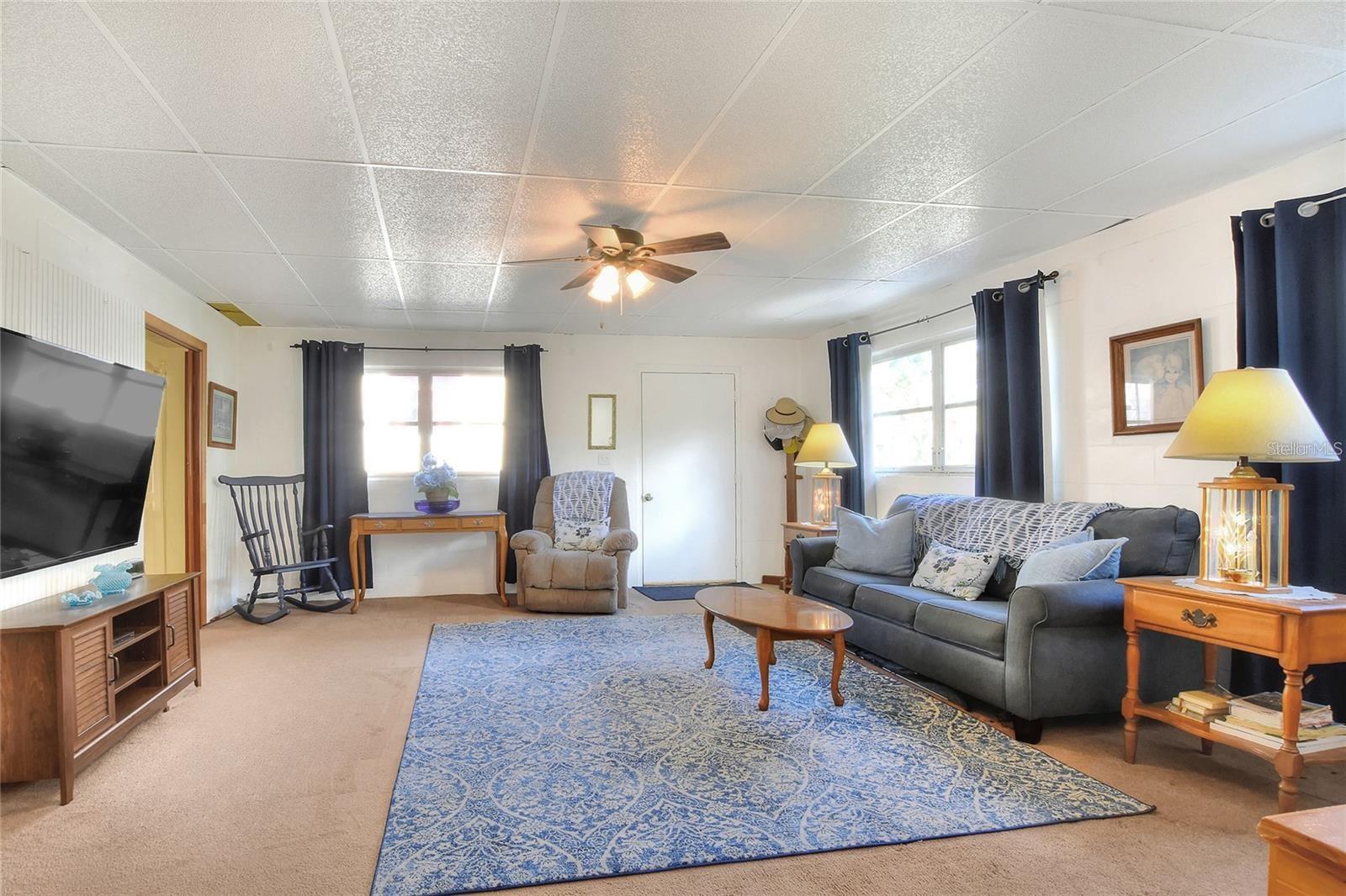 Listing photo id 11 for 119 Mini Ranch Road