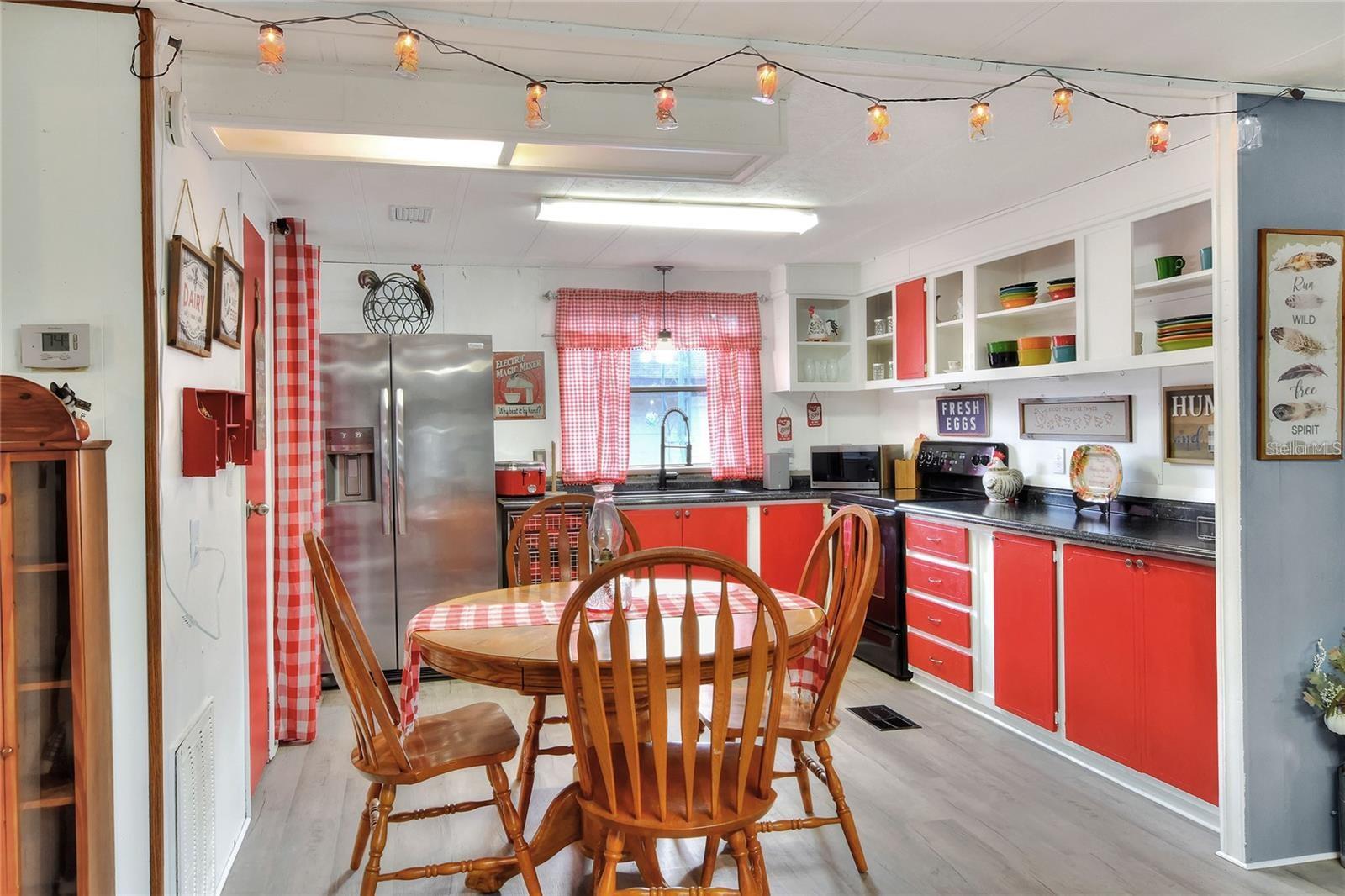 Listing photo id 14 for 119 Mini Ranch Road