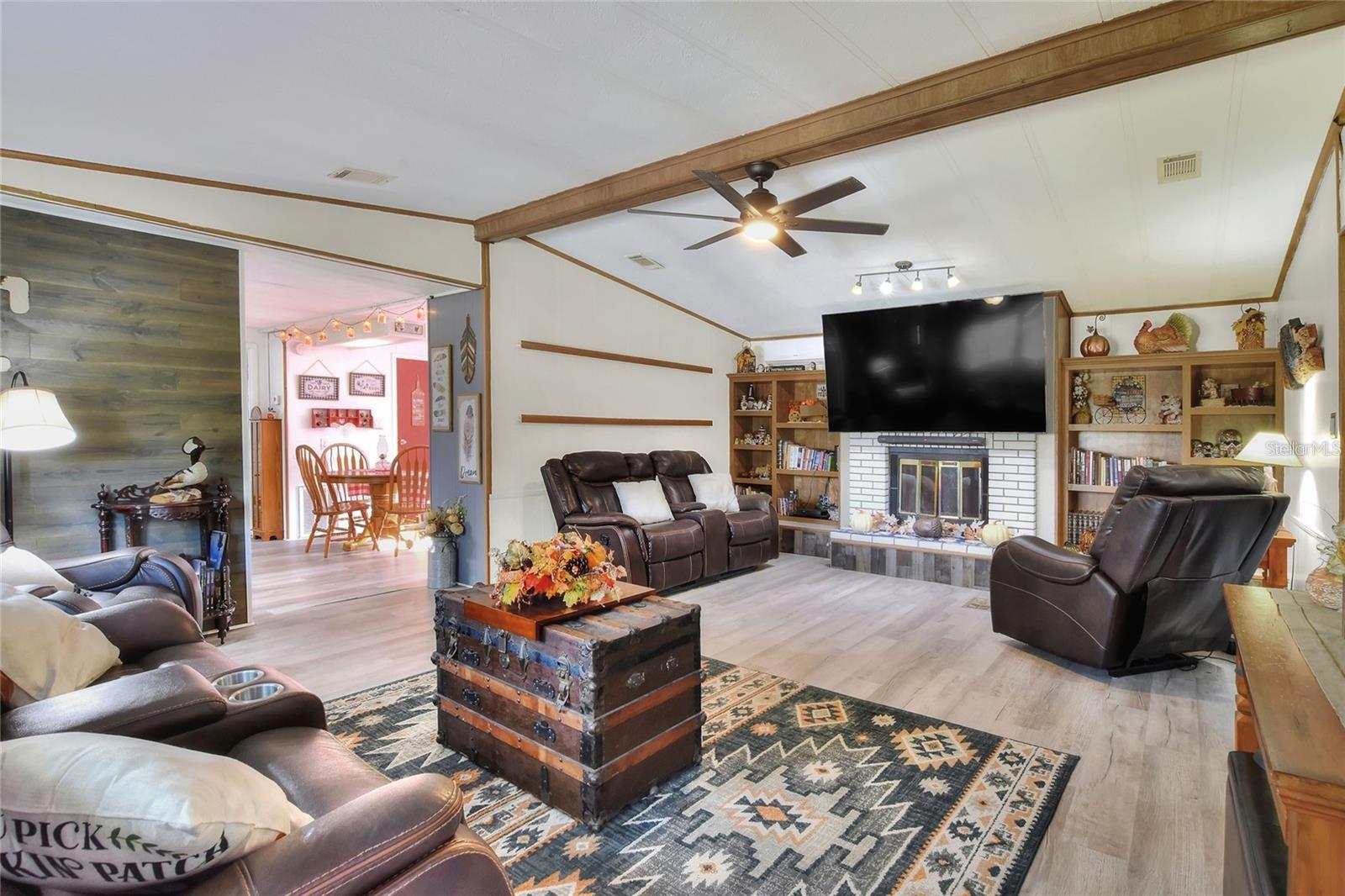 Listing photo id 0 for 119 Mini Ranch Road