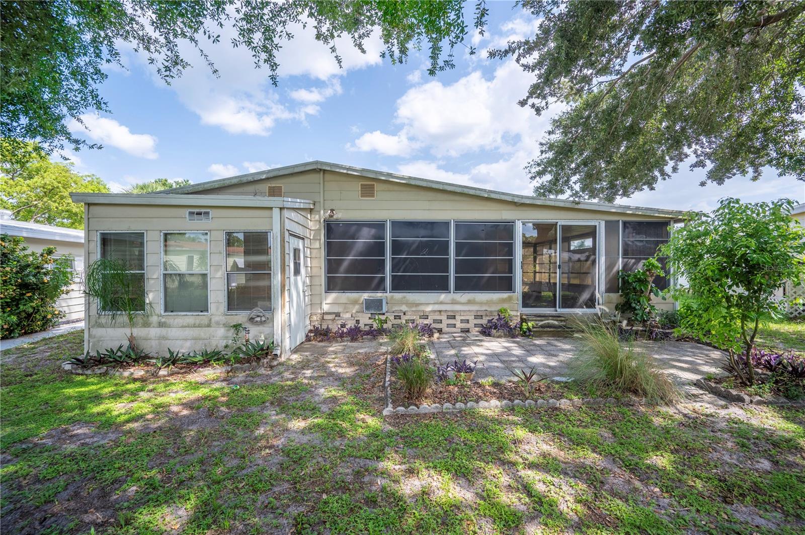 Image 29 of 35 For 6027 Grand Oaks Drive Se