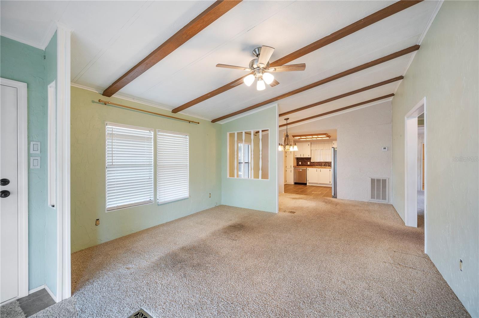 Image 5 of 35 For 6027 Grand Oaks Drive Se
