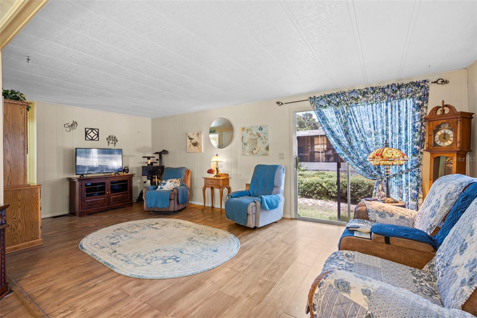 Image 13 of 63 For 5529 Golden Gate Boulevard