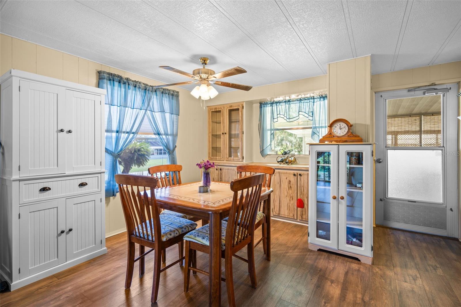 Image 14 of 63 For 5529 Golden Gate Boulevard