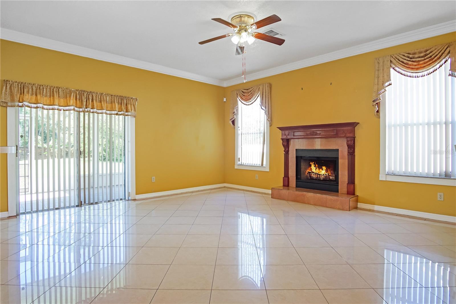 Image 12 of 38 For 458 Lytton Circle