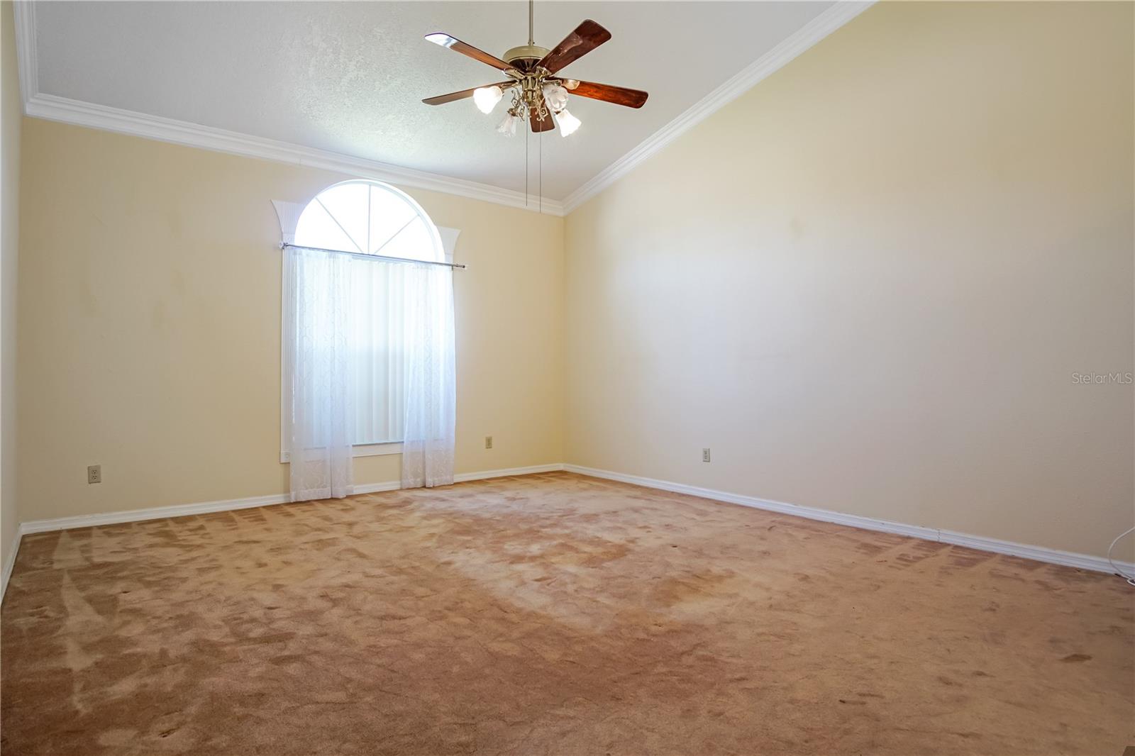 Image 18 of 38 For 458 Lytton Circle