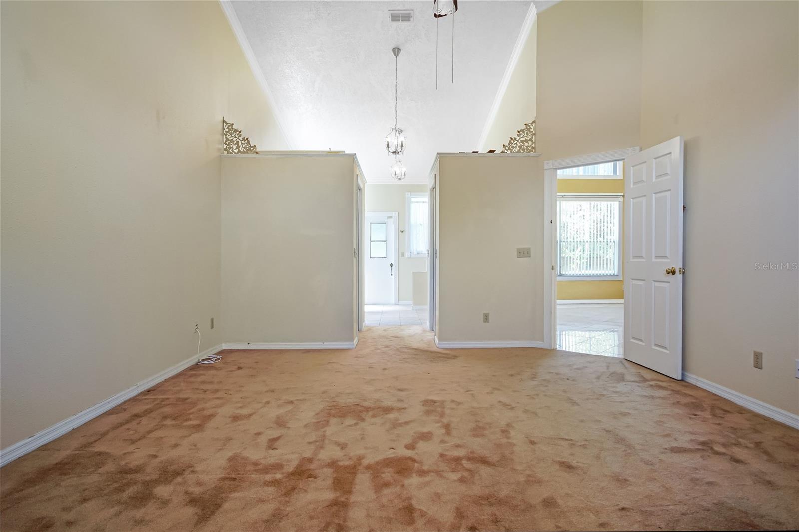 Image 19 of 38 For 458 Lytton Circle