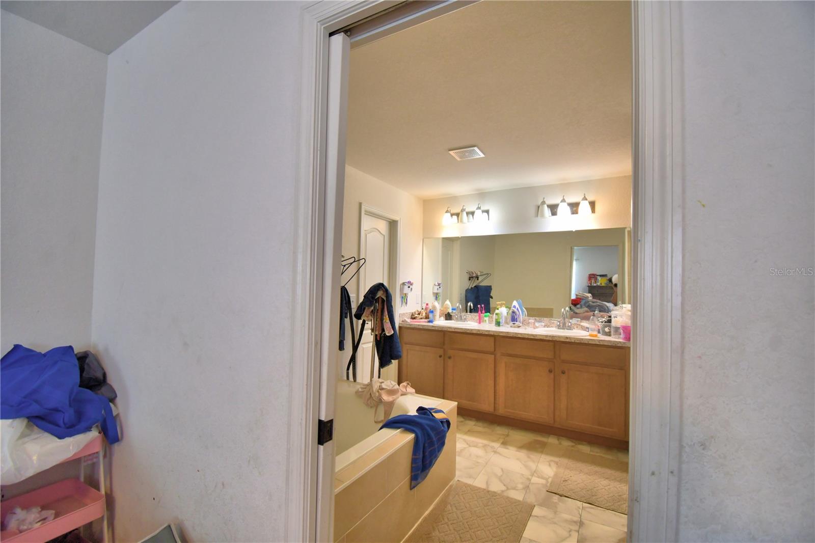 Image 16 of 27 For 286 Cove At Eagle Lake Circle