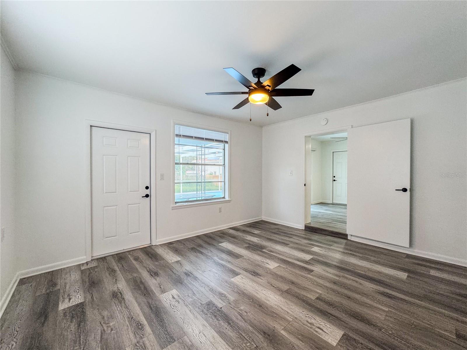 Image 7 of 19 For 938 Glenwood Avenue
