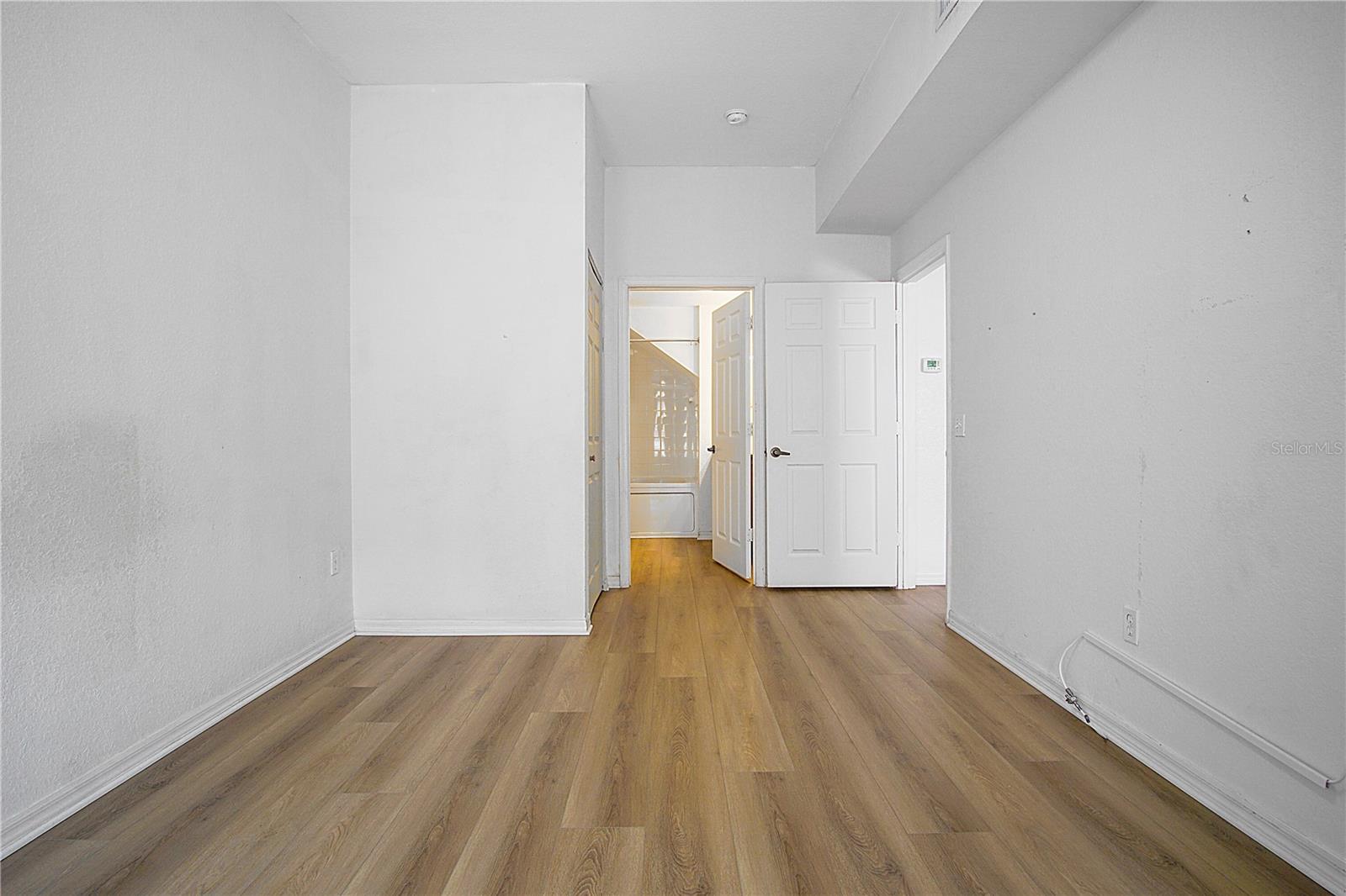 Image 11 of 32 For 4562 Yellowgold Road E 104