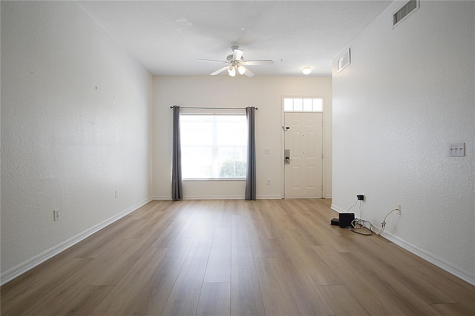Image 8 of 32 For 4562 Yellowgold Road E 104