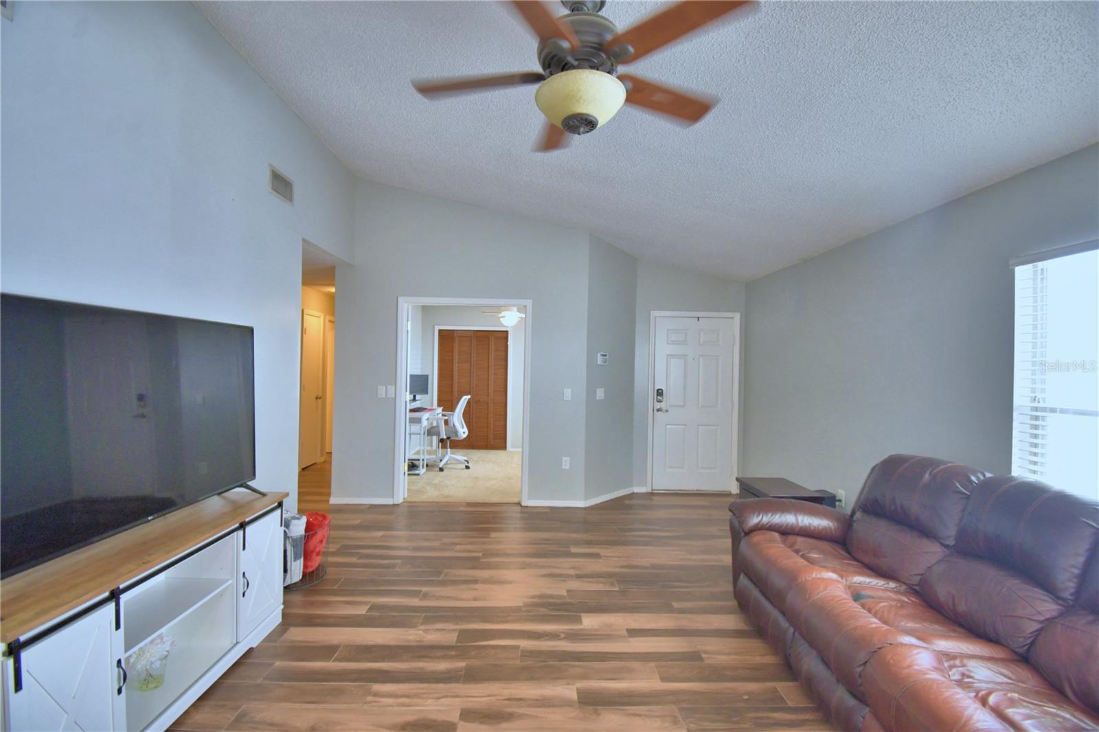 Image 2 of 36 For 658 Lake Dexter Circle