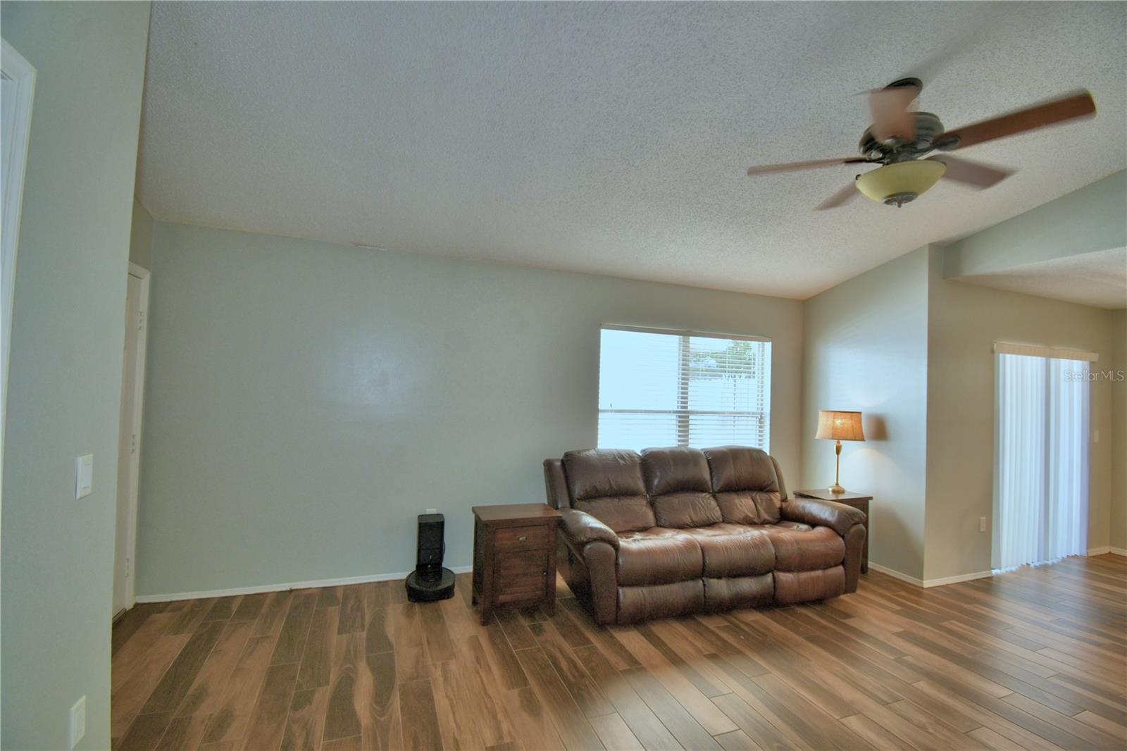 Image 5 of 36 For 658 Lake Dexter Circle