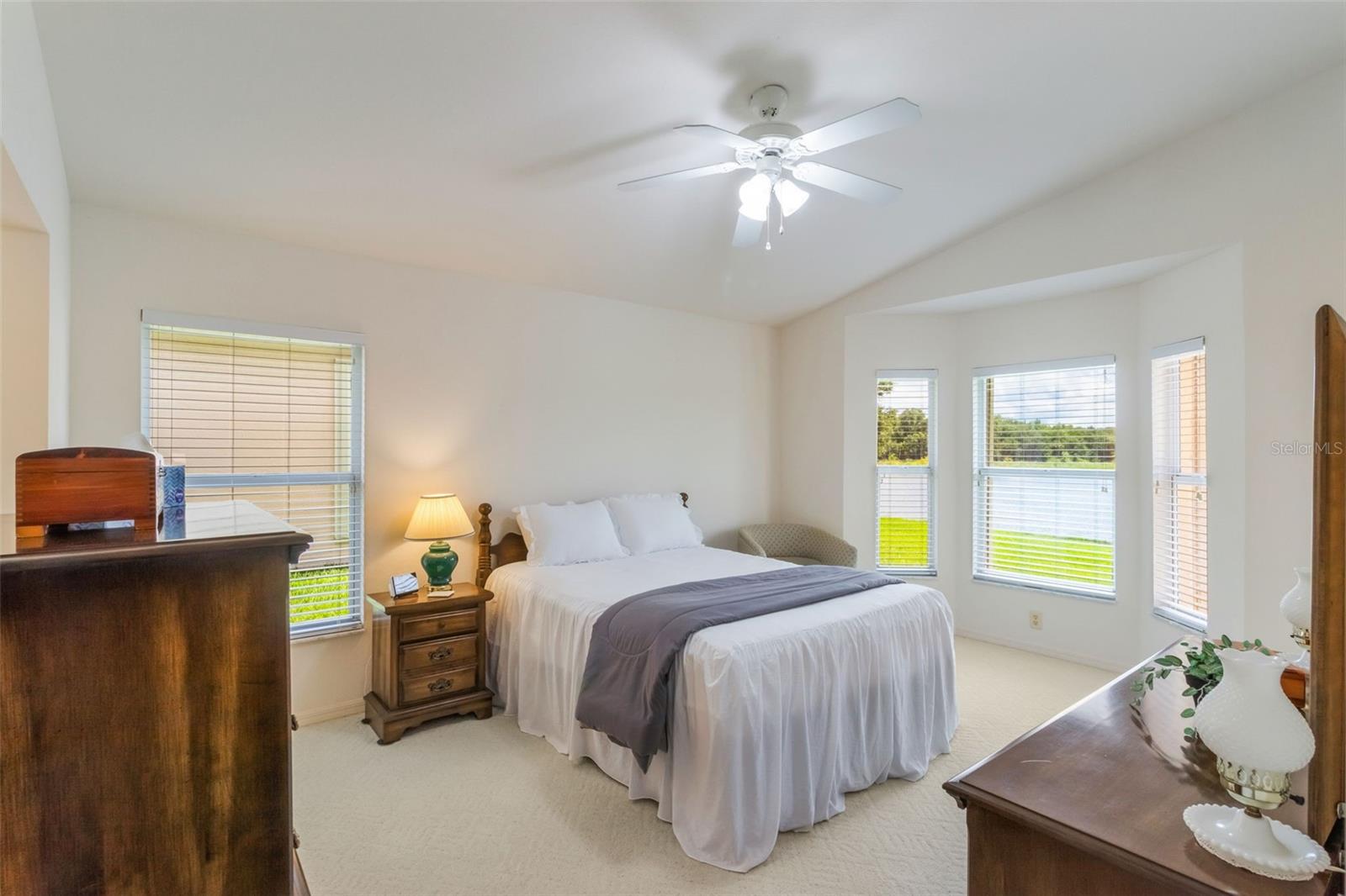 Image 14 of 39 For 464 Lake Suzanne Drive