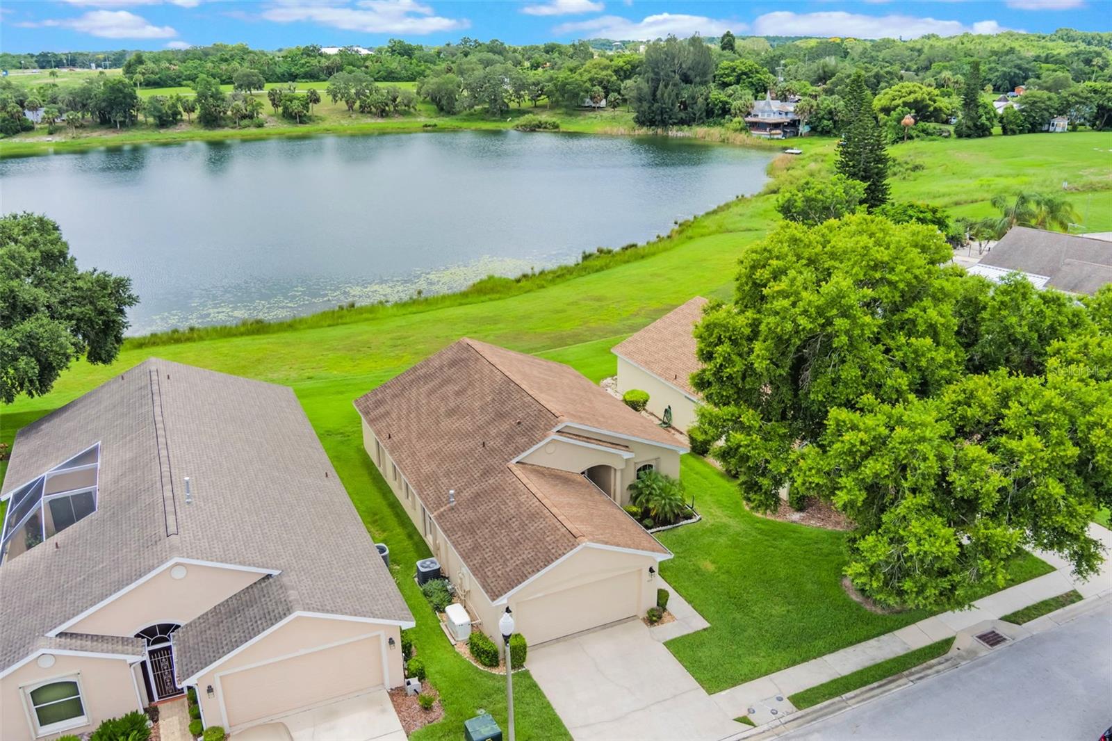 Image 26 of 39 For 464 Lake Suzanne Drive