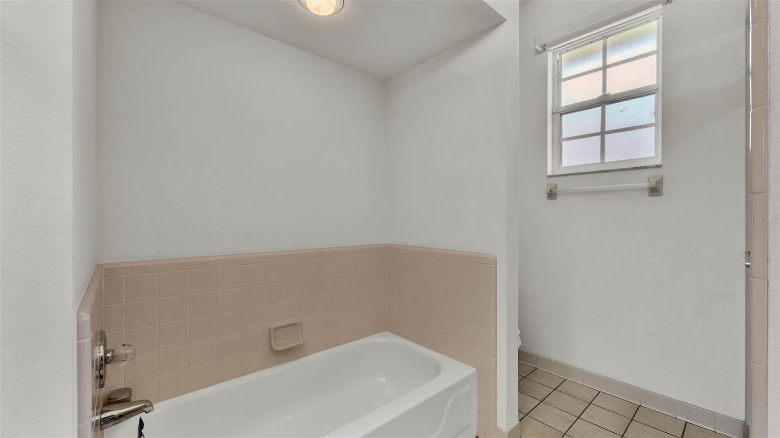 Image 20 of 46 For 13 Enclave Drive