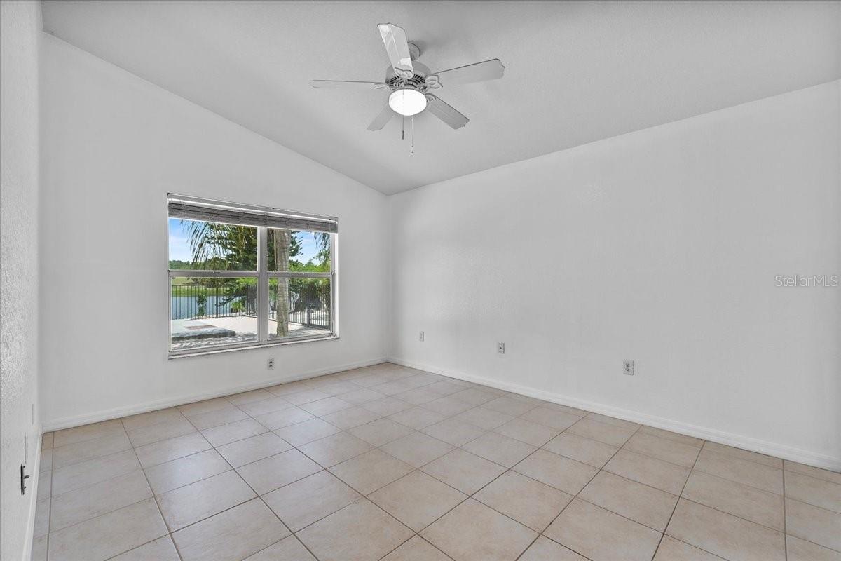 Image 20 of 44 For 452 Lake Suzanne Drive