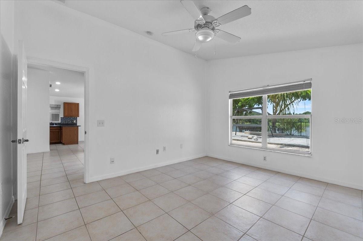 Image 21 of 44 For 452 Lake Suzanne Drive
