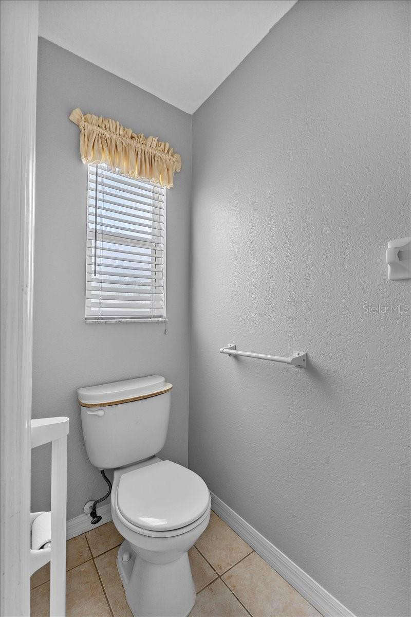 Image 25 of 44 For 452 Lake Suzanne Drive