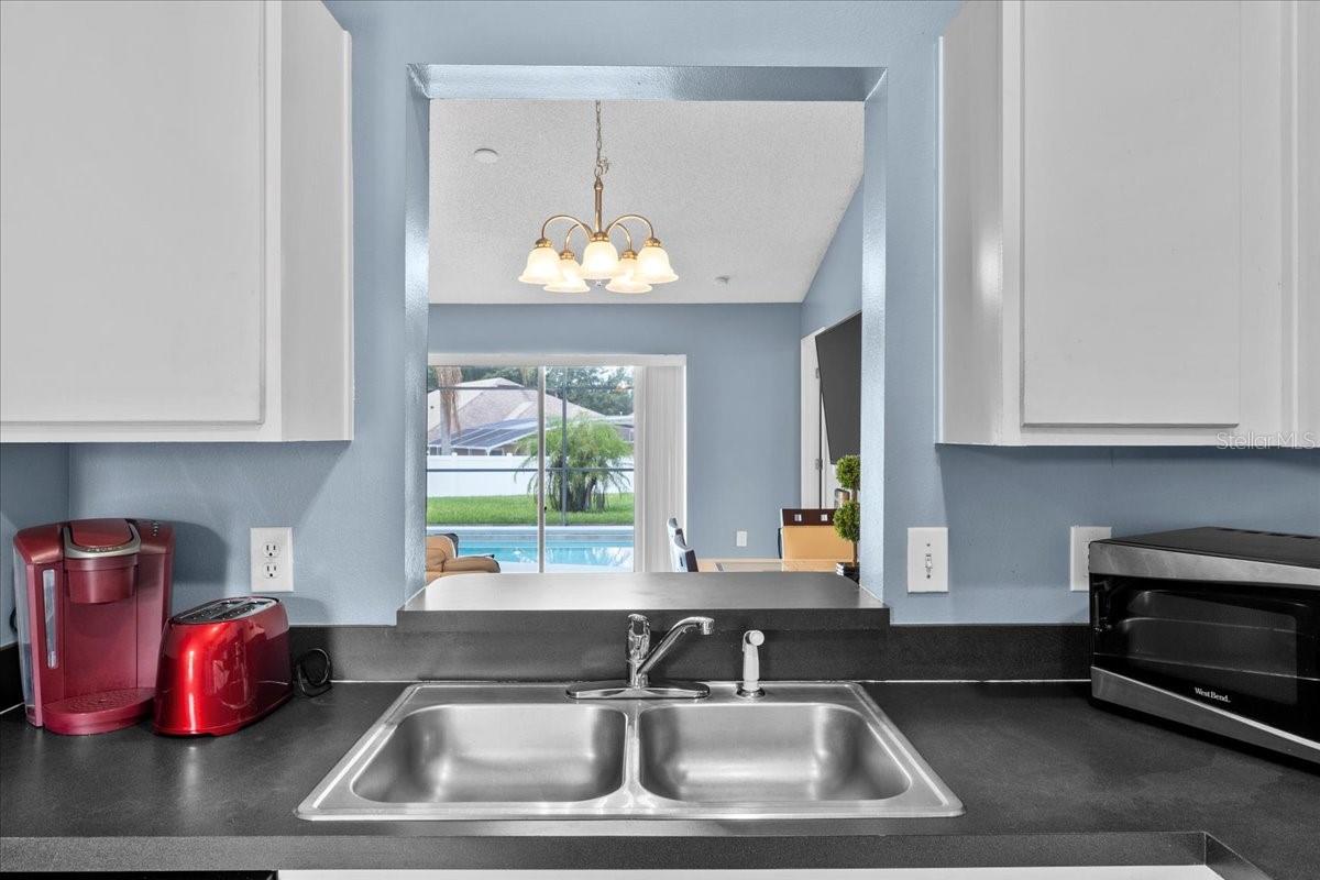 Image 12 of 41 For 419 Wellesly Drive