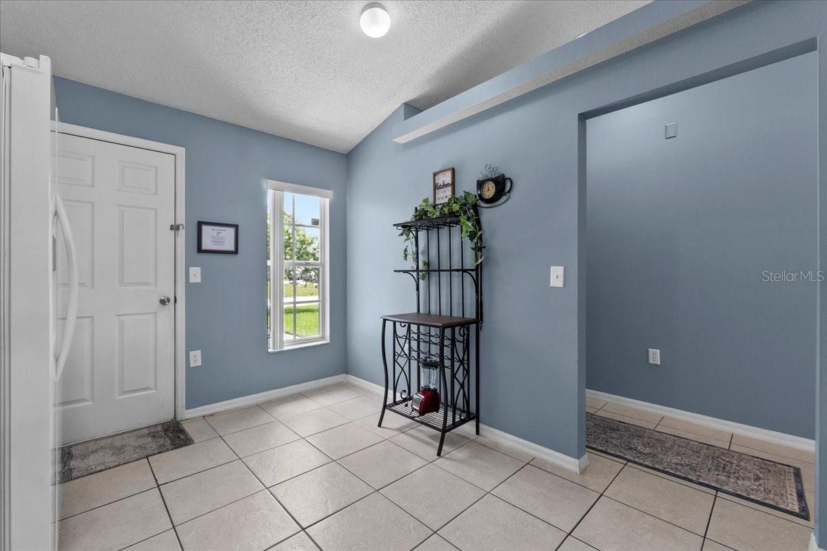 Image 13 of 41 For 419 Wellesly Drive