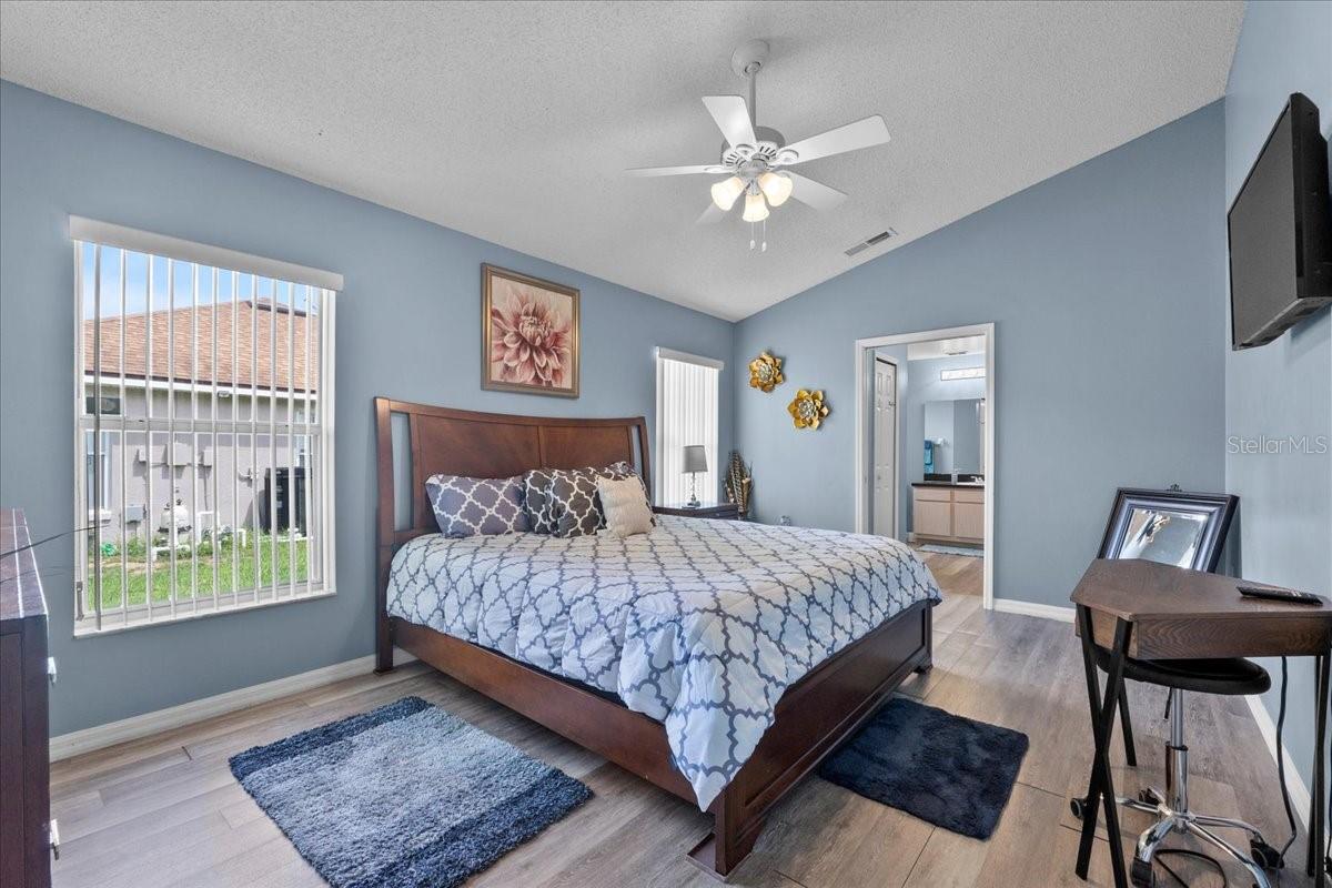 Image 14 of 41 For 419 Wellesly Drive